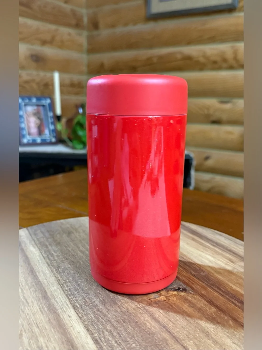 — HOLLY HydroJug 12oz Slim Can Cooler • Insulated
